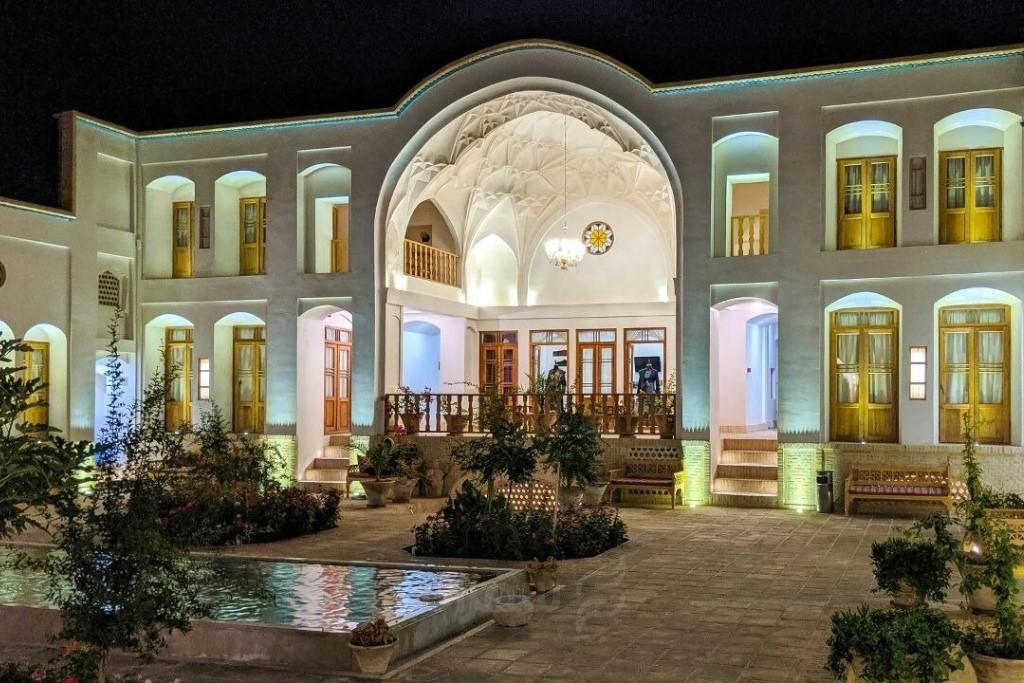 هتل سنتی فلاحتی در کاشان