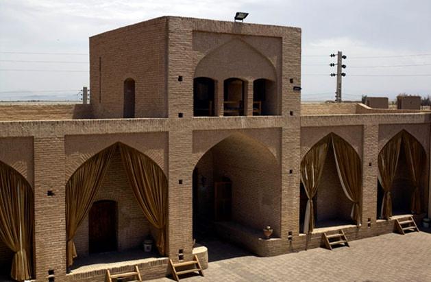 اقامتگاه سنتی صفویه سریزد