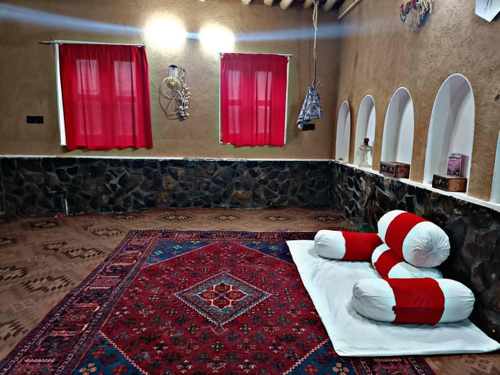 بومگردی آرامش شهر برزک - گل یاس