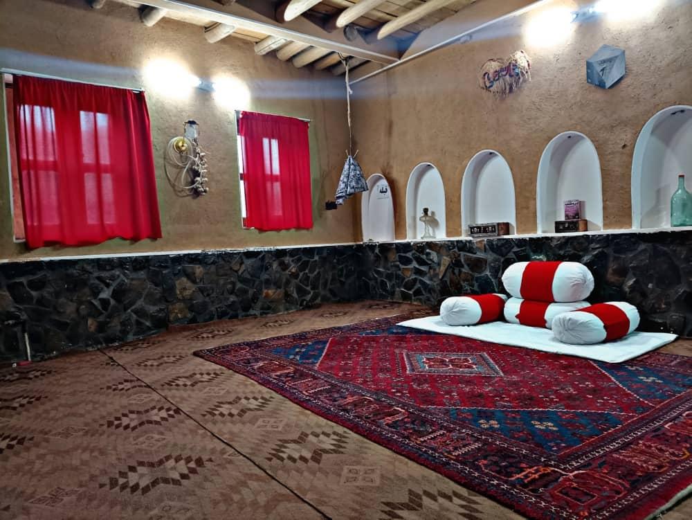 بومگردی آرامش شهر برزک - گل یاس