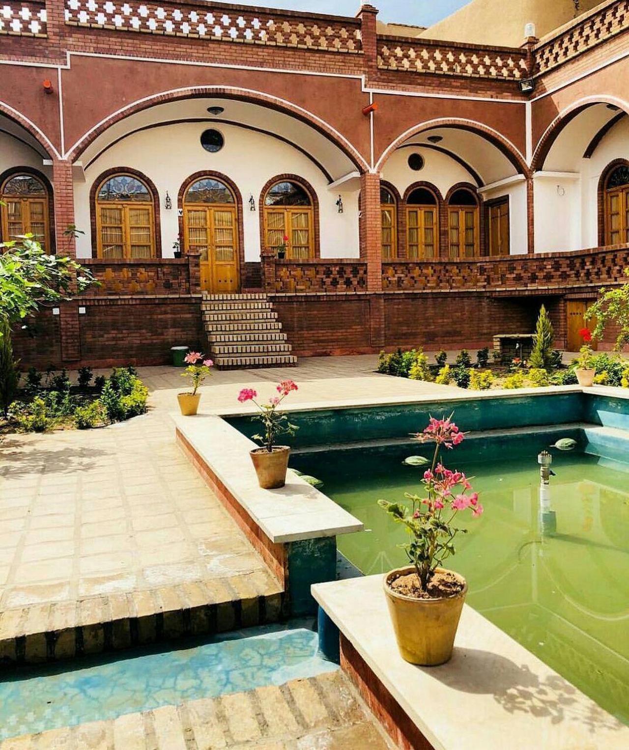 اقامتگاه سنتی فانوس ویونا کاشان