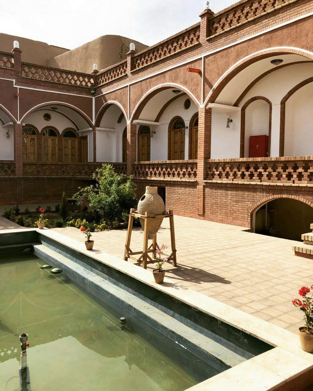 اقامتگاه سنتی فانوس ویونا کاشان