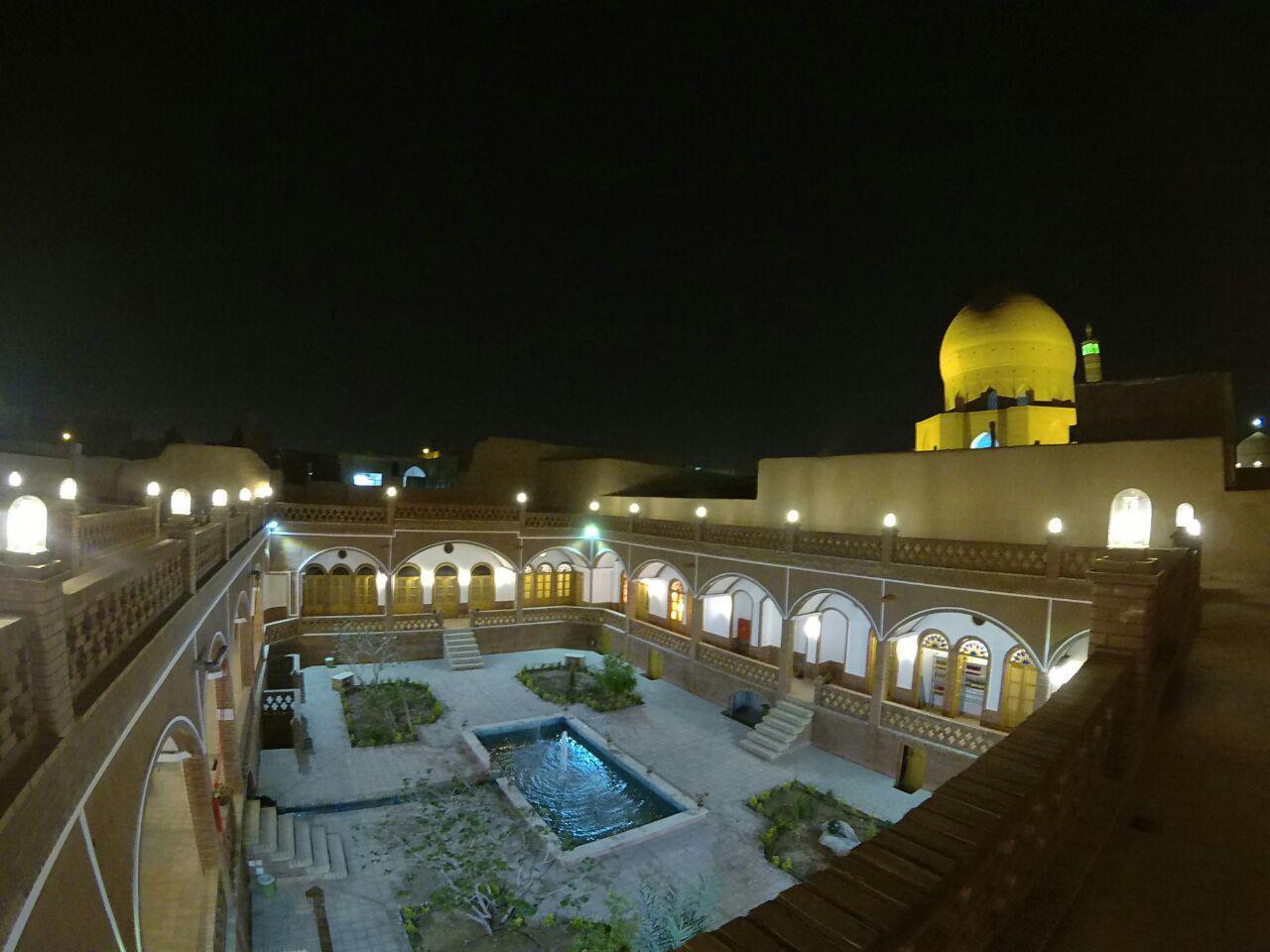 اقامتگاه سنتی فانوس ویونا کاشان