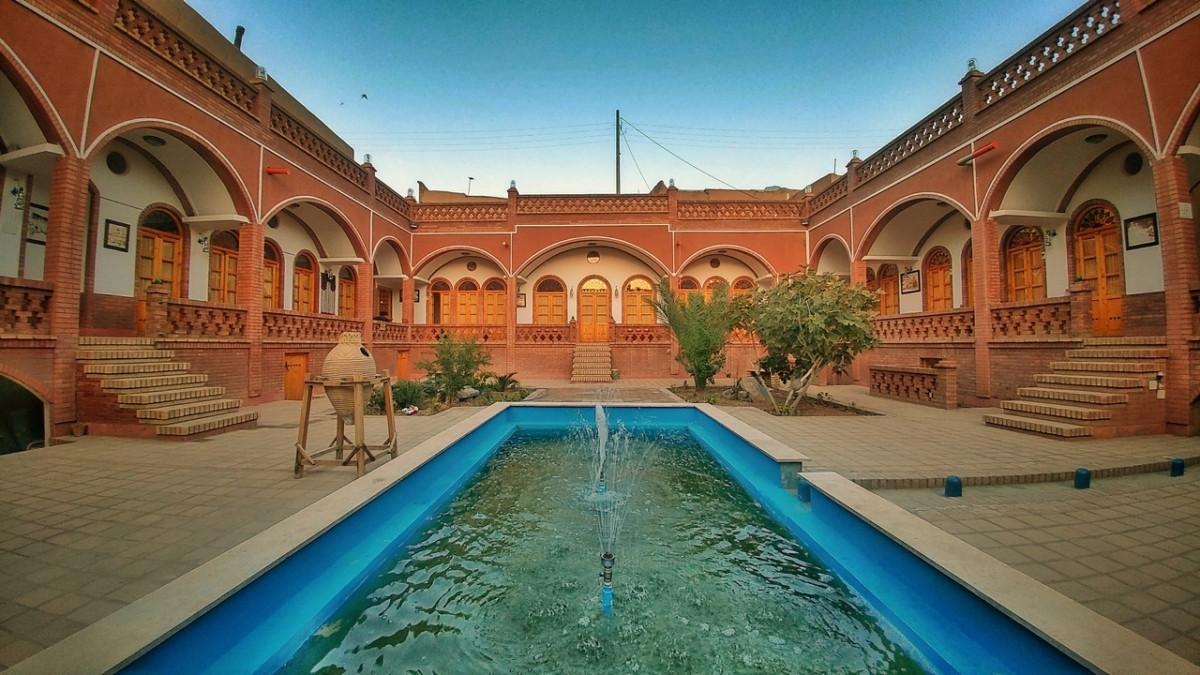 اقامتگاه سنتی فانوس ویونا کاشان