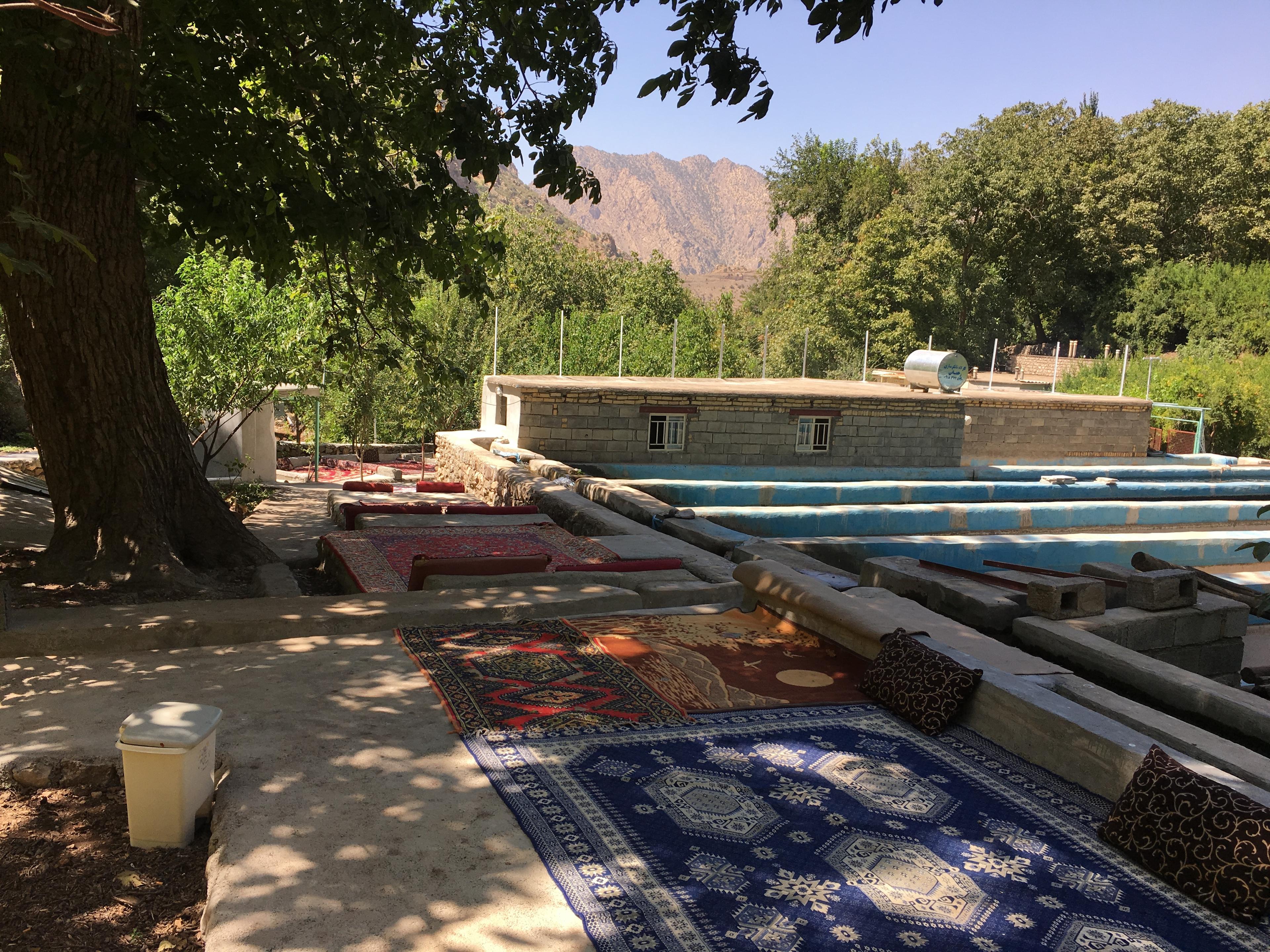 ویلا باغِ چشمه مارو داریان