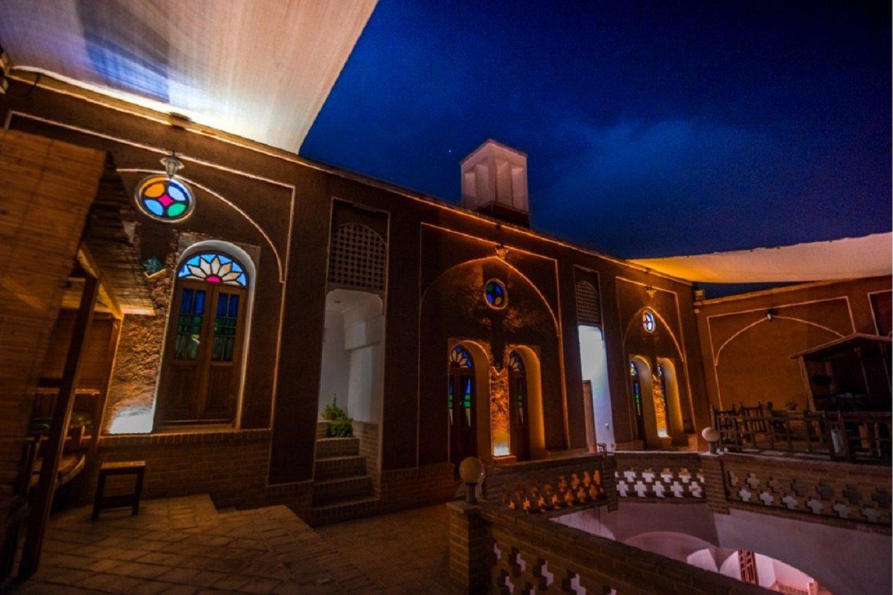 اقامتگاه بوم گردی ثنا در کاشان