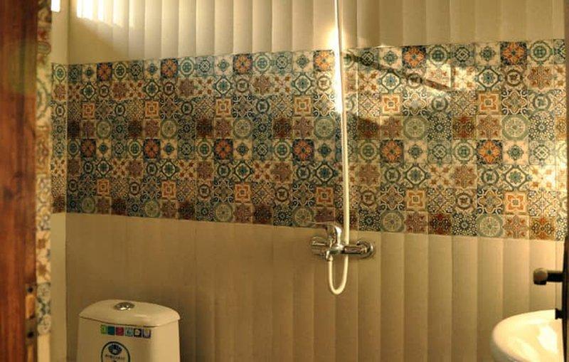 اقامتگاه عمارت ملک رشت