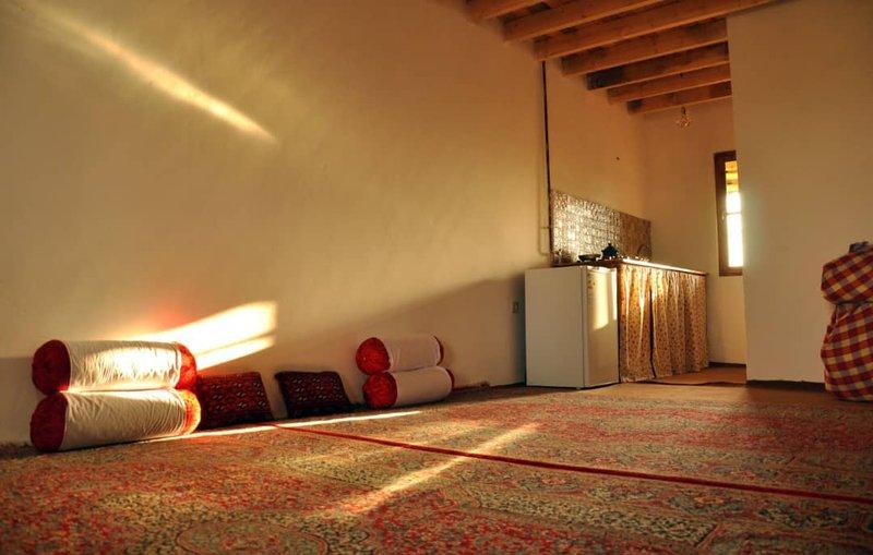 اقامتگاه عمارت ملک رشت