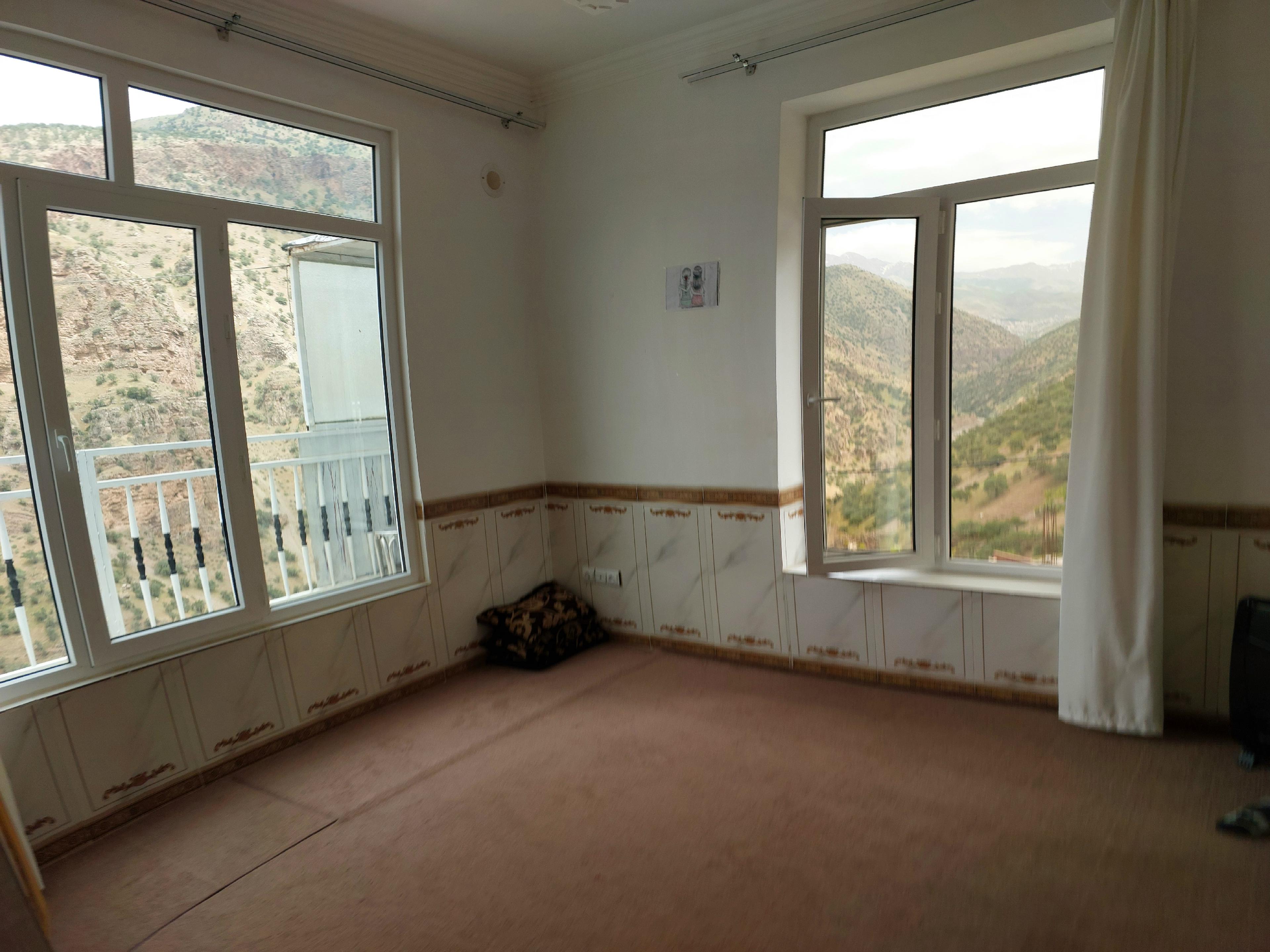 اقامتگاه لاکچری روستایی پاوه 