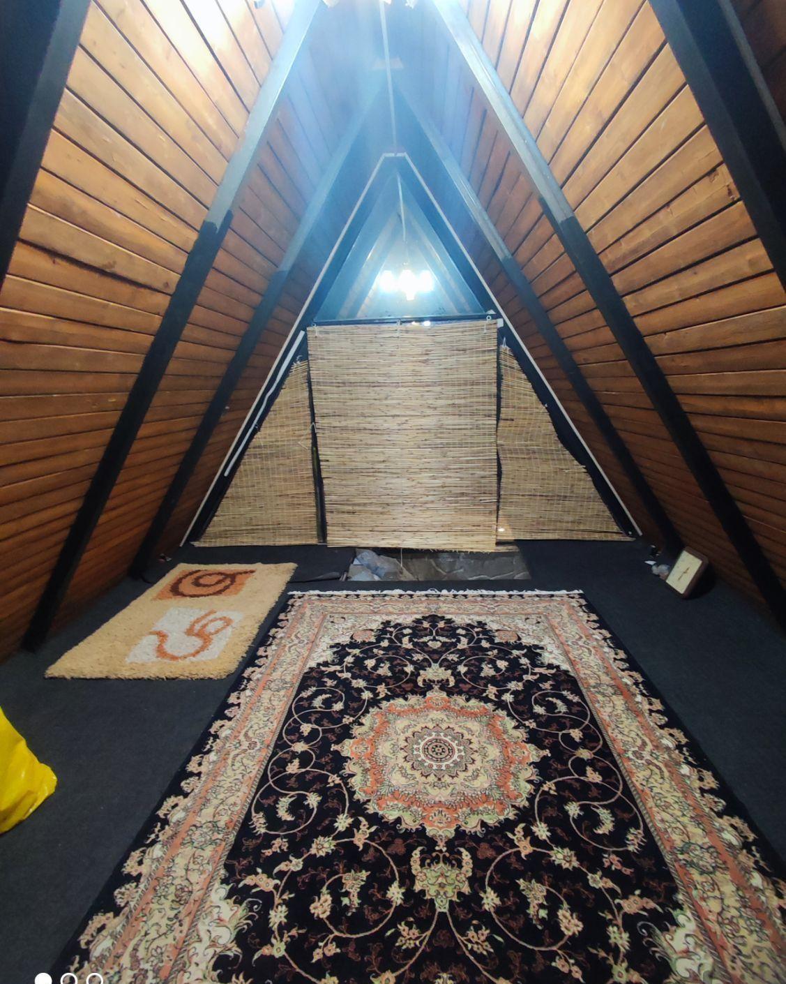 کلبه سوئیسی در دشت ارژن