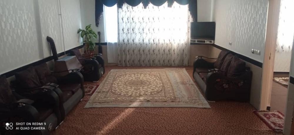 واحد تک خوابه نزدیک به دریاچه