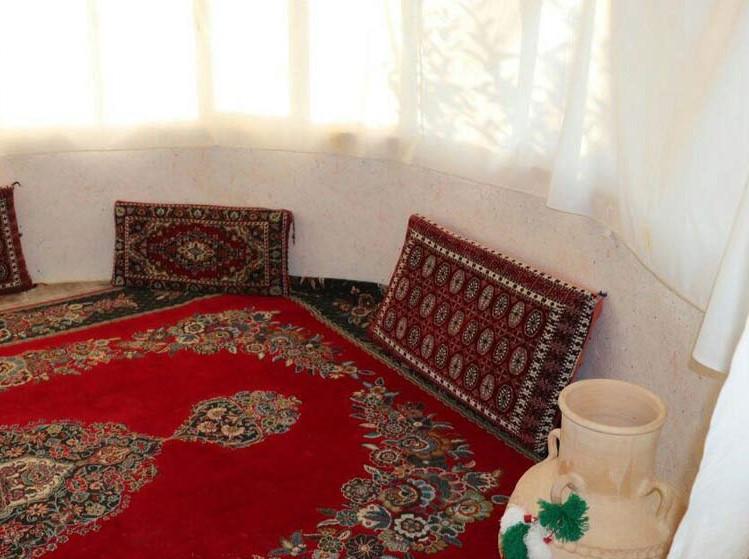 اقامتگاه بومگردی هفت برم 