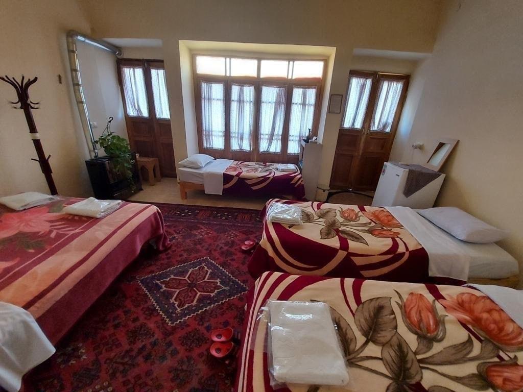 بوم گردی خانه نقلی کاشان