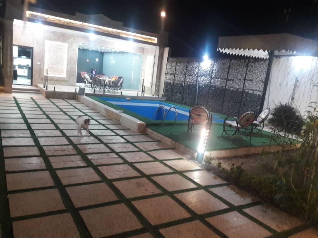 ویلا با استخر آب سرد