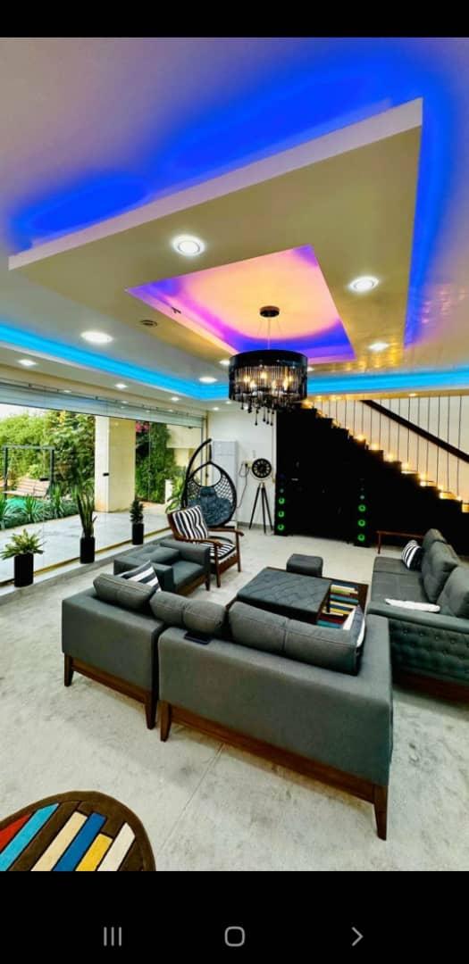 ویلا باغ عمارت وایت گاردن