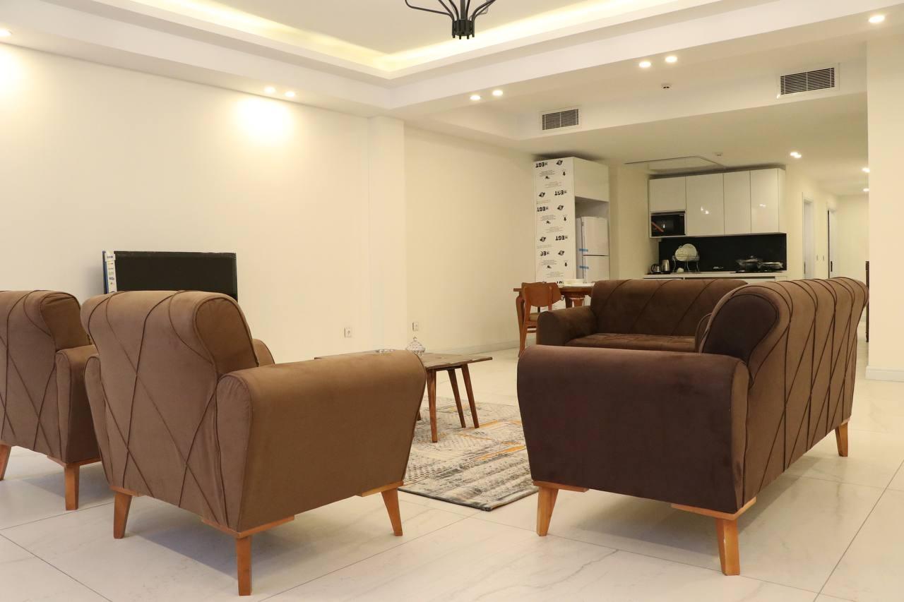  آپارتمان شیک و لوکس ۱
