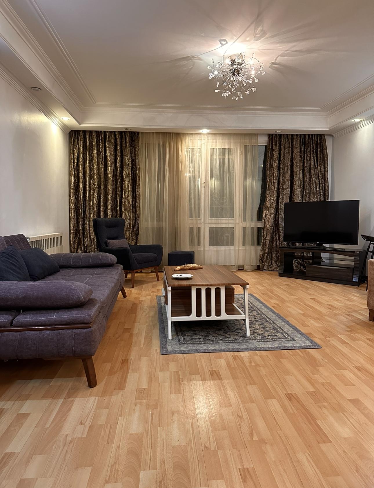 آ‌پارتمان استخردار در شهرک غرب