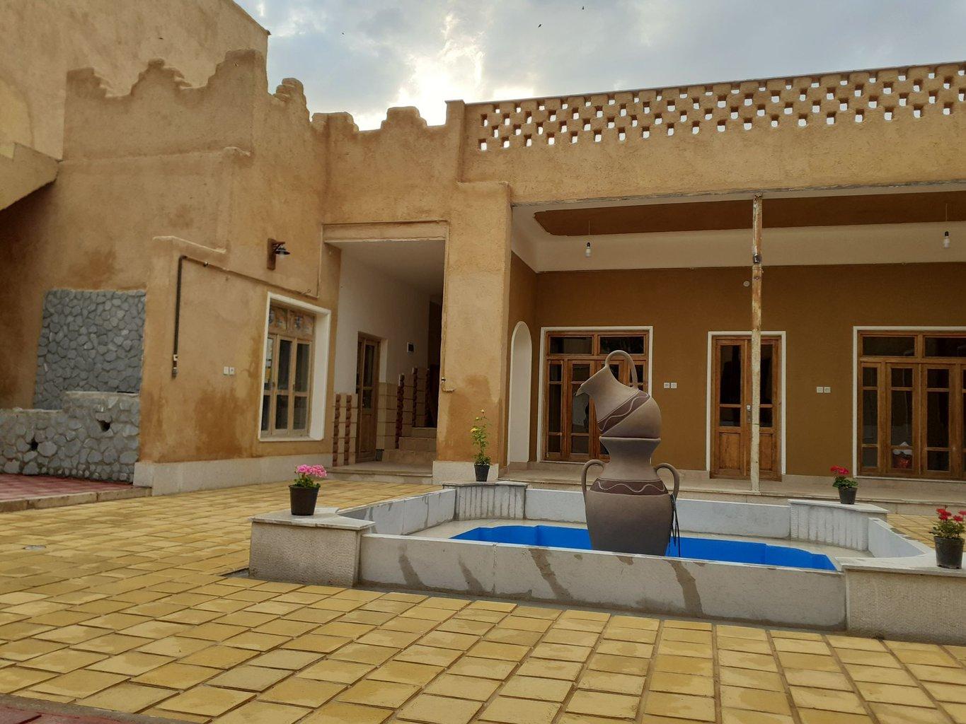 اقامتگاه سنتی ماه صنم در آباده