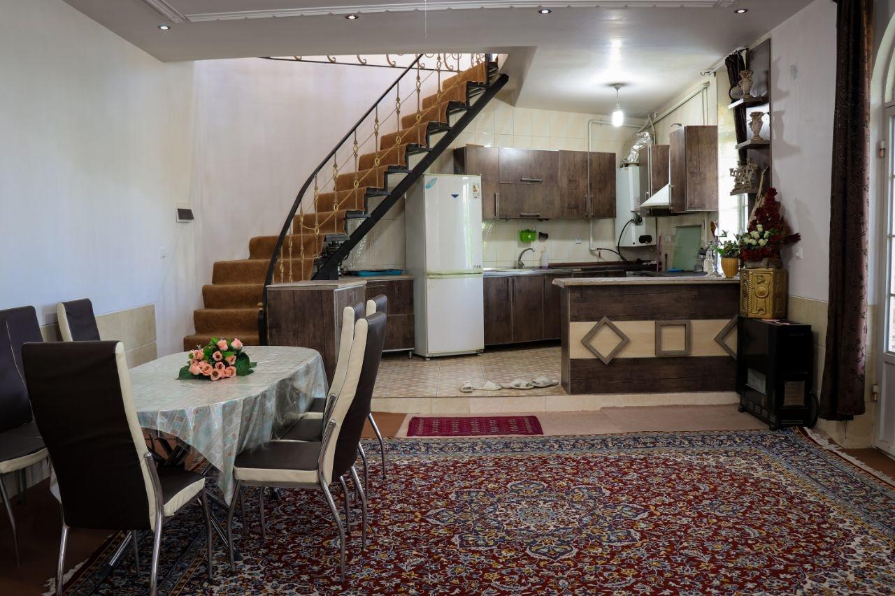 باغ ویلا استخردار با آب سرد