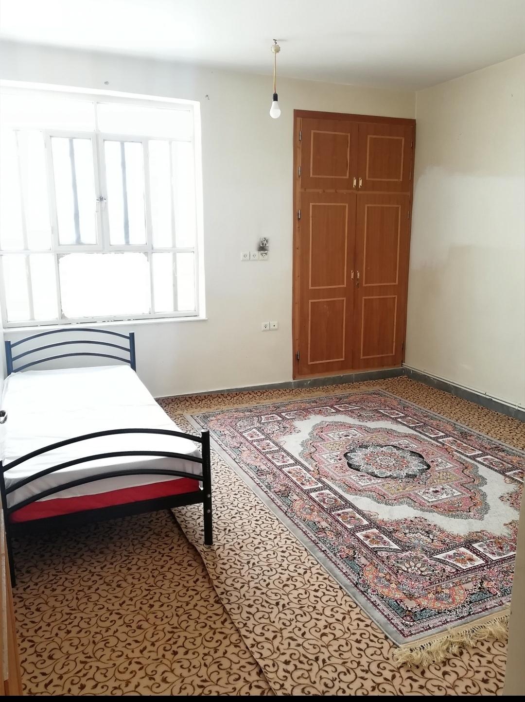 آپارتمان حیاط دار شیک و مجهز 