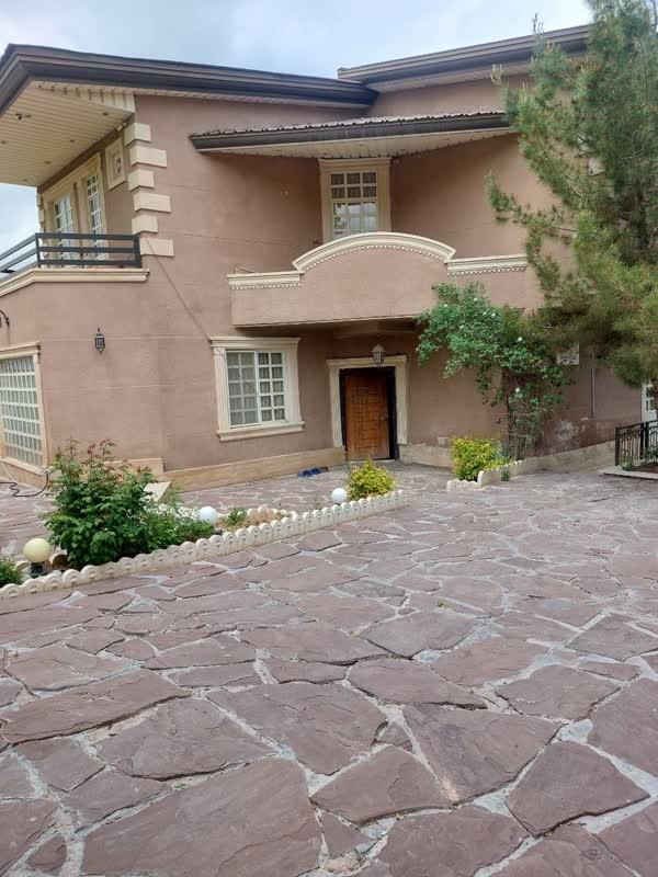 باغ ویلای دیار در مکانی دنج