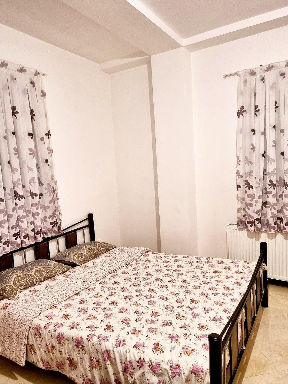 دو خوابه،تراسدار 