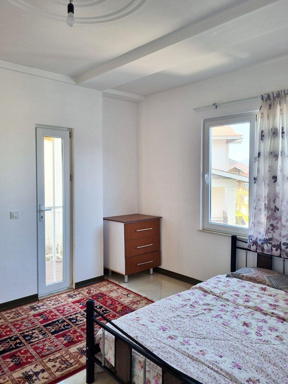 دو خوابه،تراسدار 