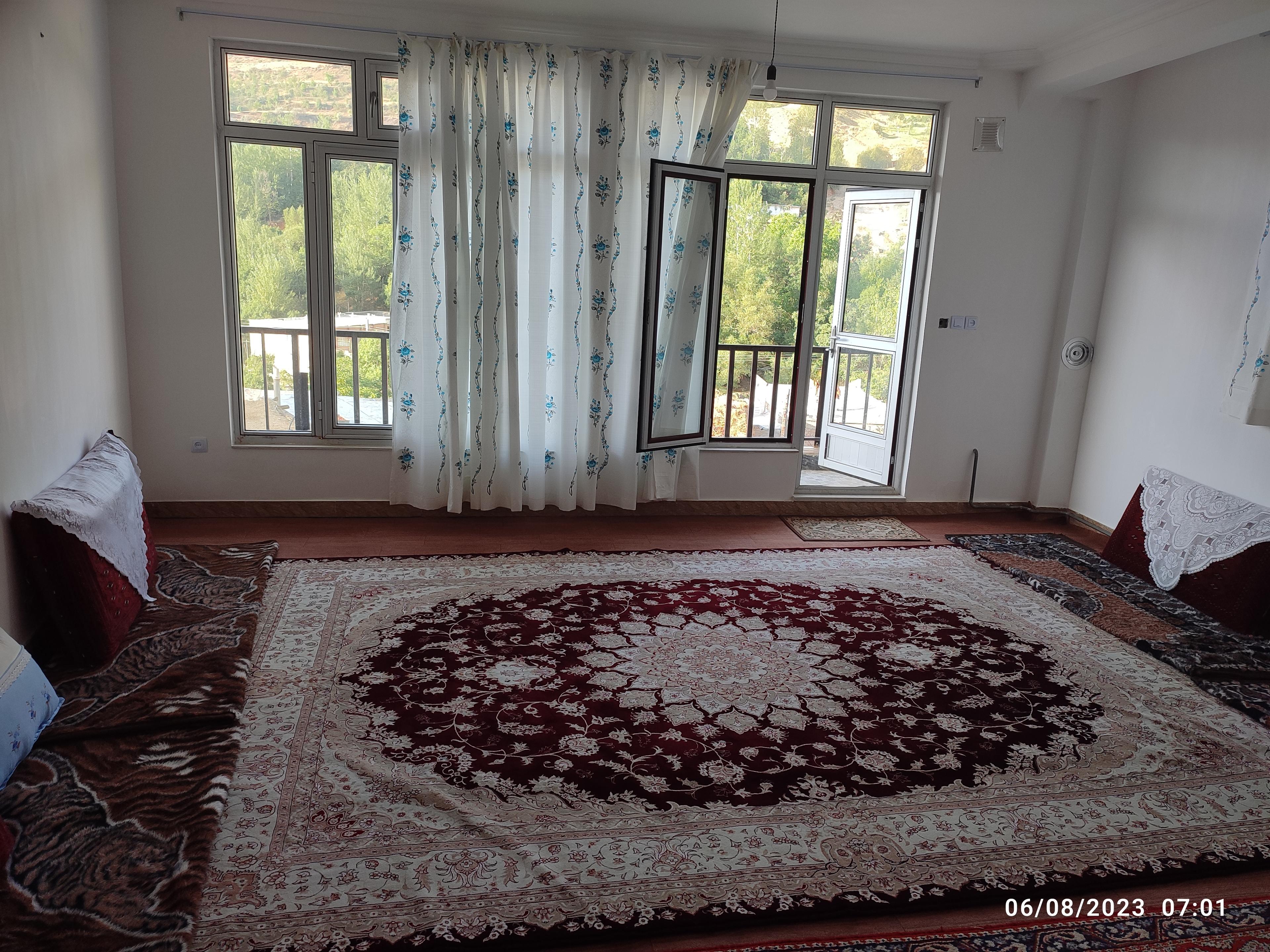 بومگردی سرین چشمه گل آخور