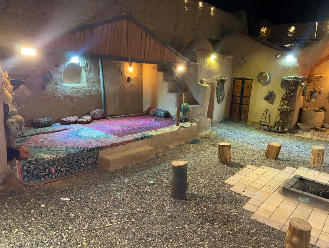 اقامتگاه بوم گردی شب نشین