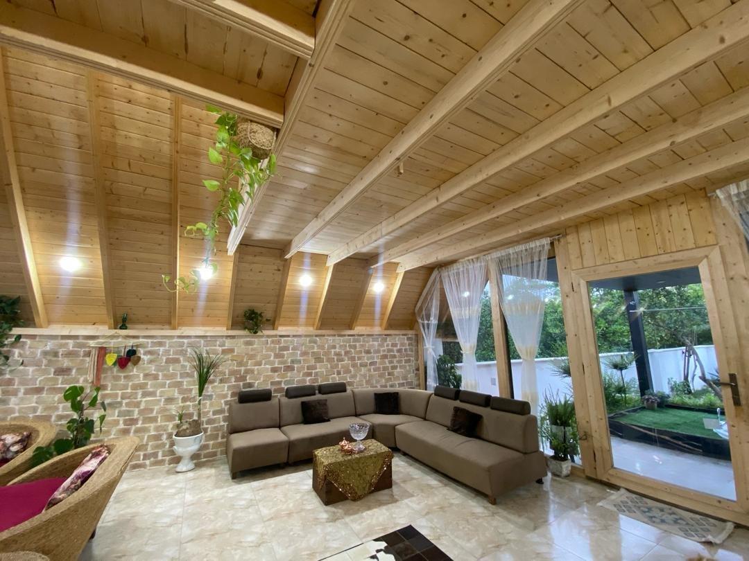 کلبه سوئیسی جکوزی دار زنبق