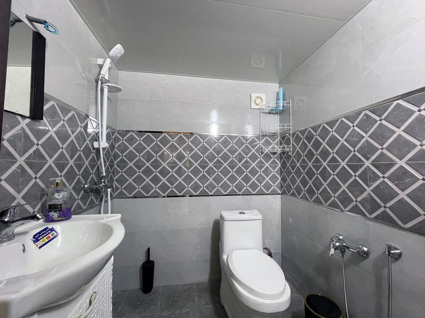 کلبه سوئیسی جکوزی دار زنبق