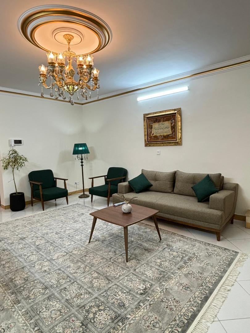 آپارتمان دو خوابه شیک و تمیز 
