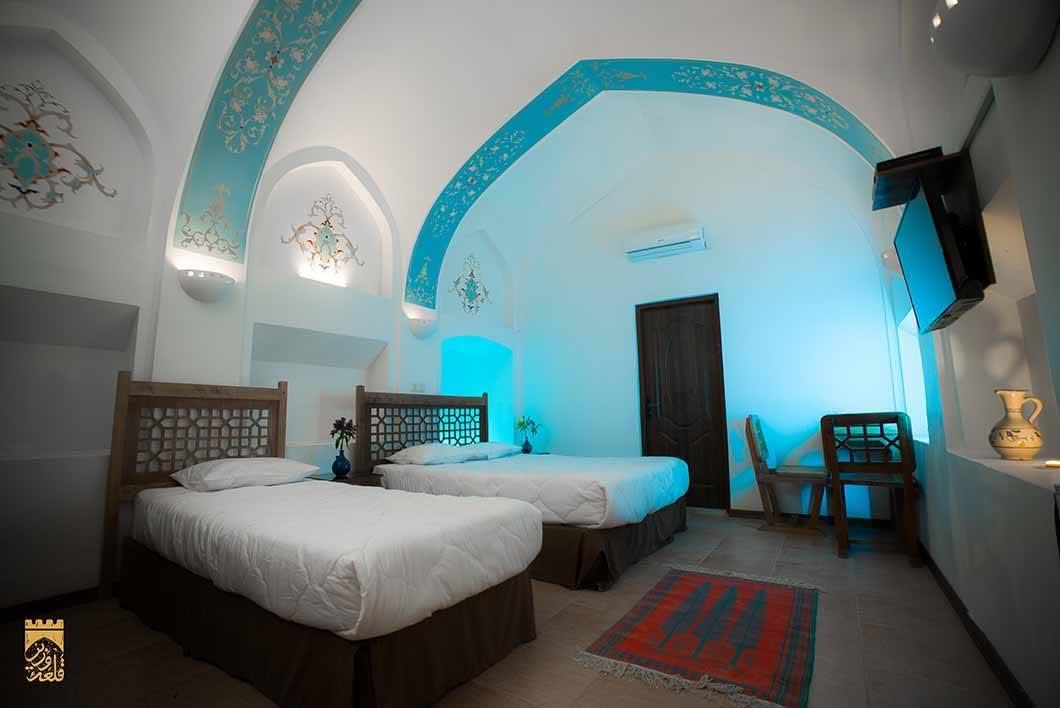 هتل سنتی قلعه وزیر
