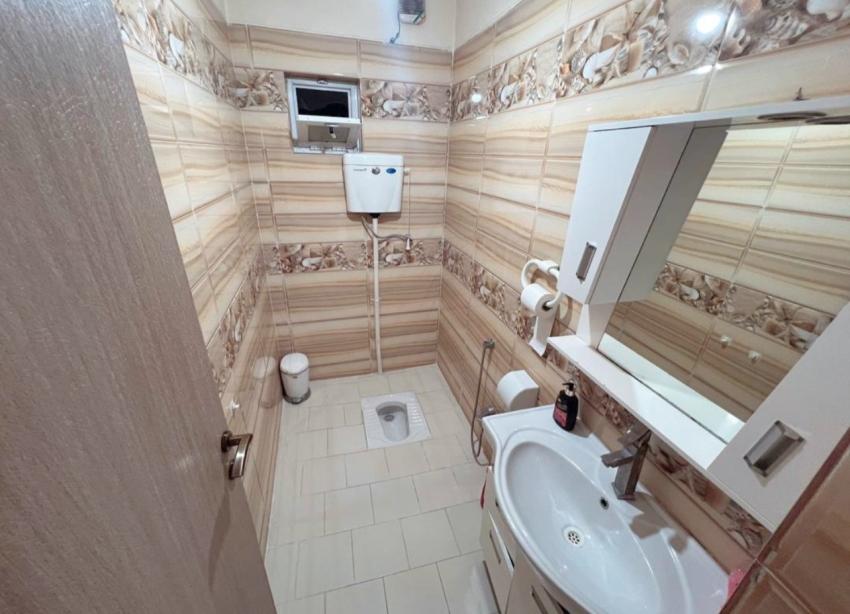گل یخ کردان استخر آبگرم