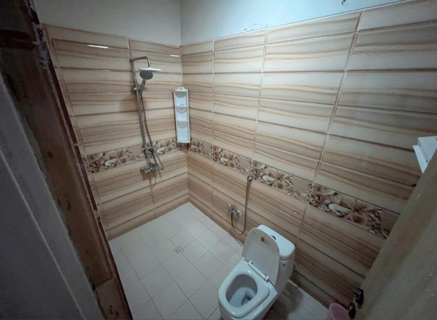 گل یخ کردان استخر آبگرم