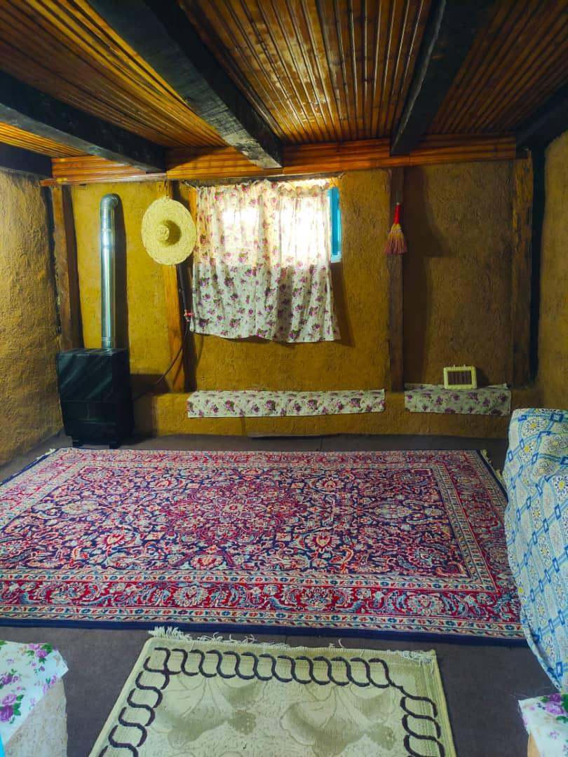 بوم گردی ماه نشین در رودبار
