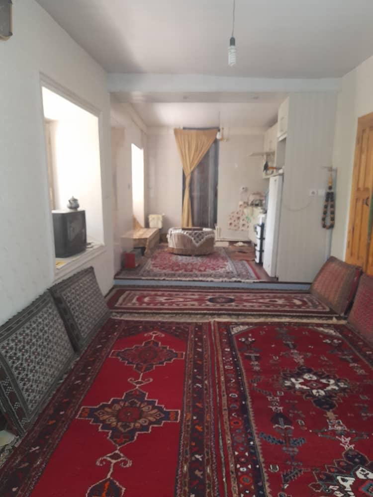 خانه باغ سر سبز در طالقان