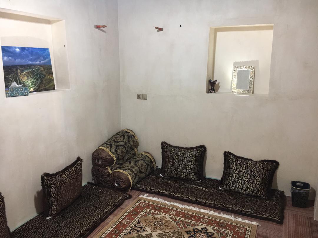 اجاره سوئیت در قشم اتاق غار خوربس