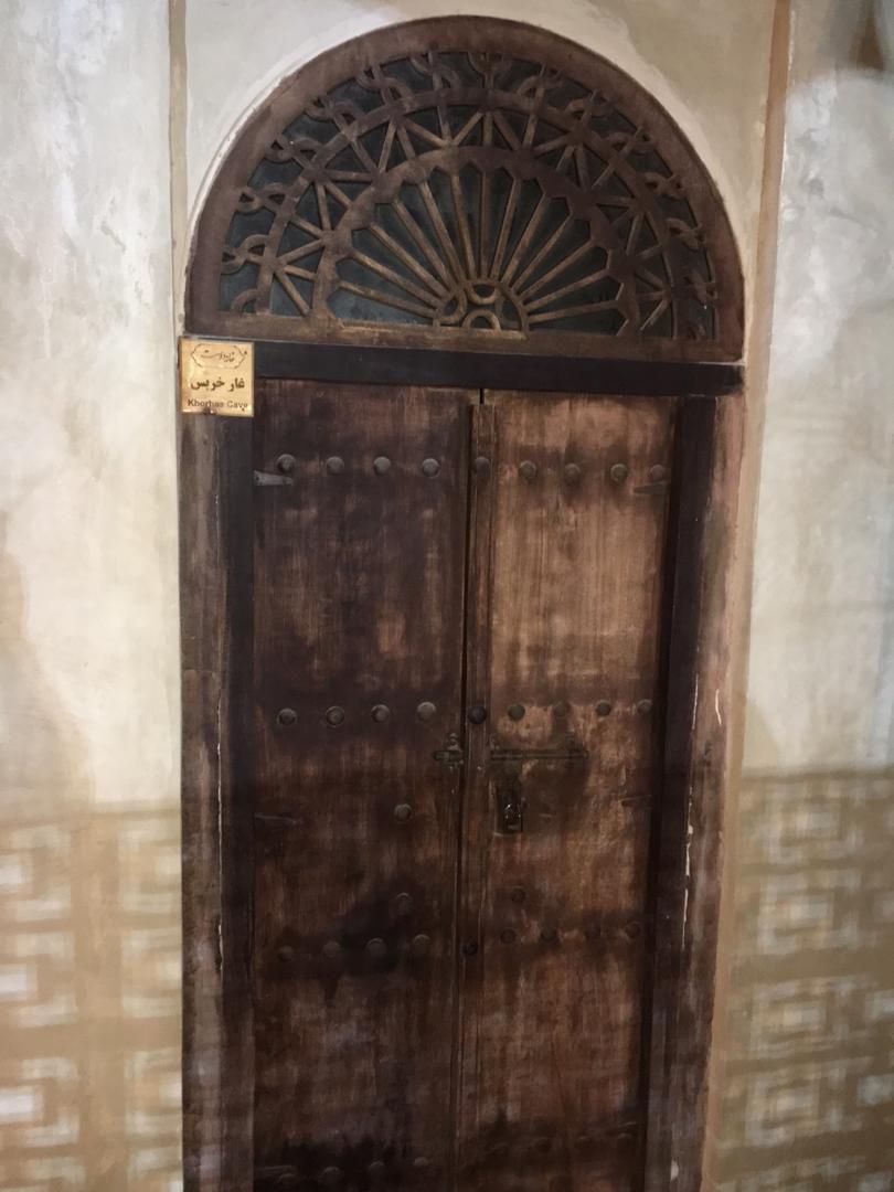 اجاره سوئیت در قشم اتاق غار خوربس