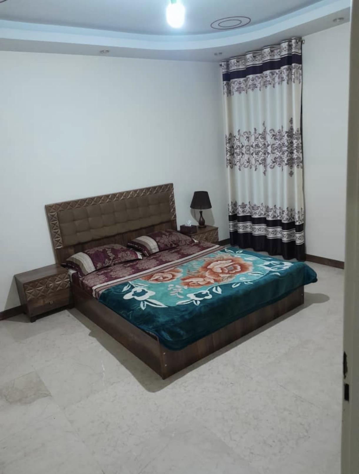 واحد تک خواب کریمخان
