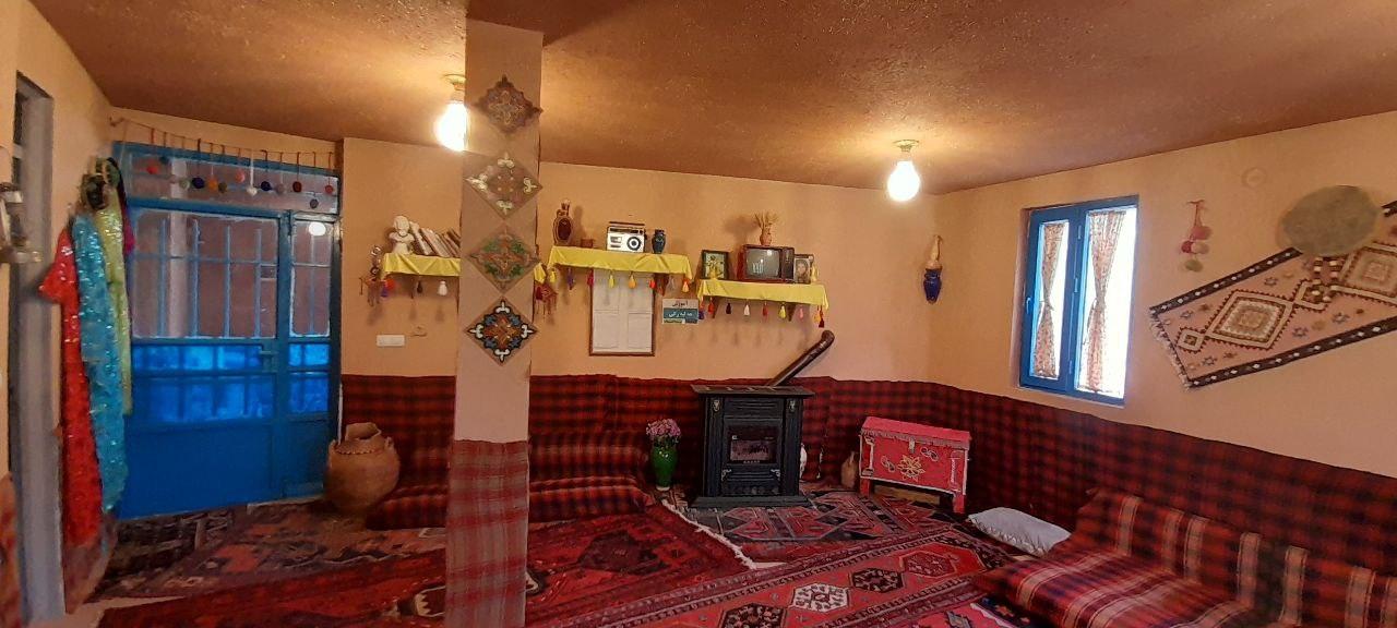 بومگردی  واقامتگاه هانیس 