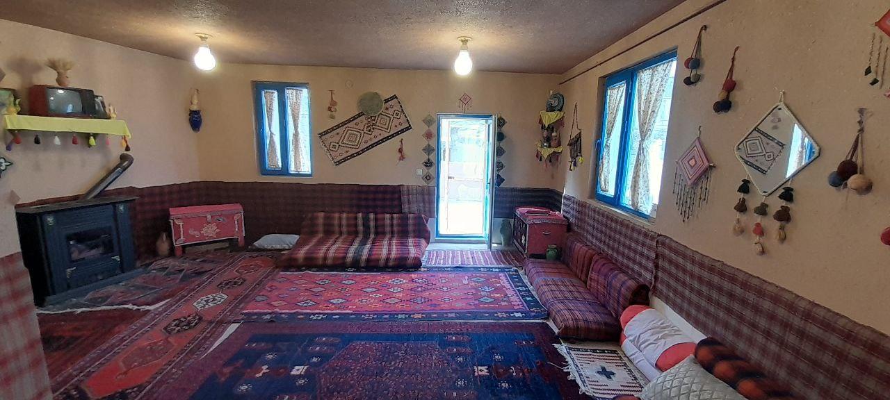 بومگردی  واقامتگاه هانیس 