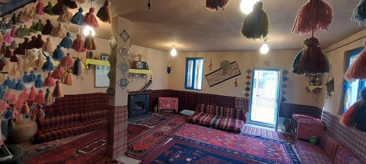 بومگردی  واقامتگاه هانیس 