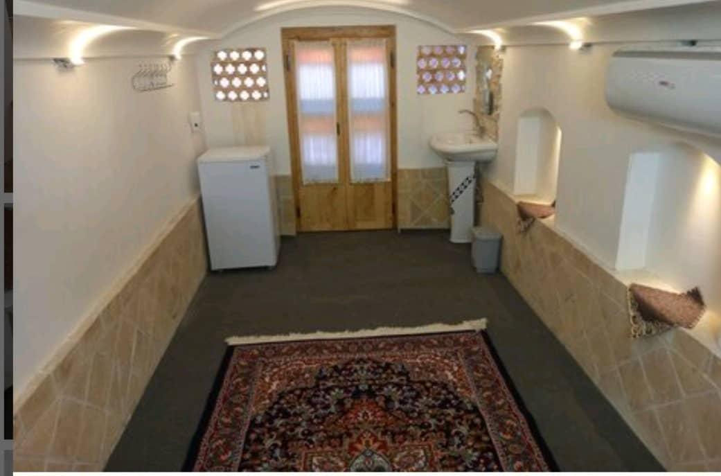 بومگردی سرای بانوچ 