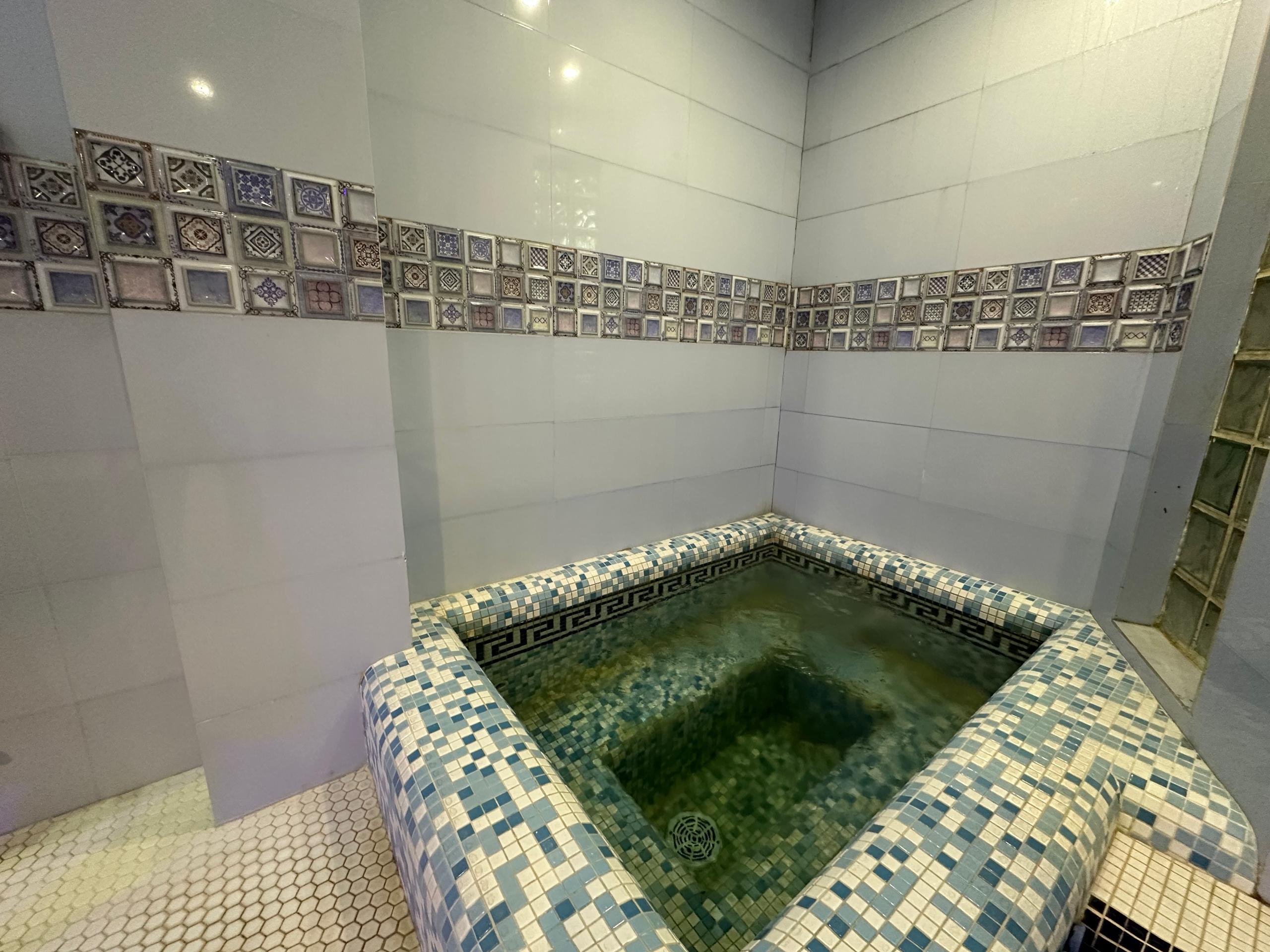 ویلا استخردار فانوس خانوادگی