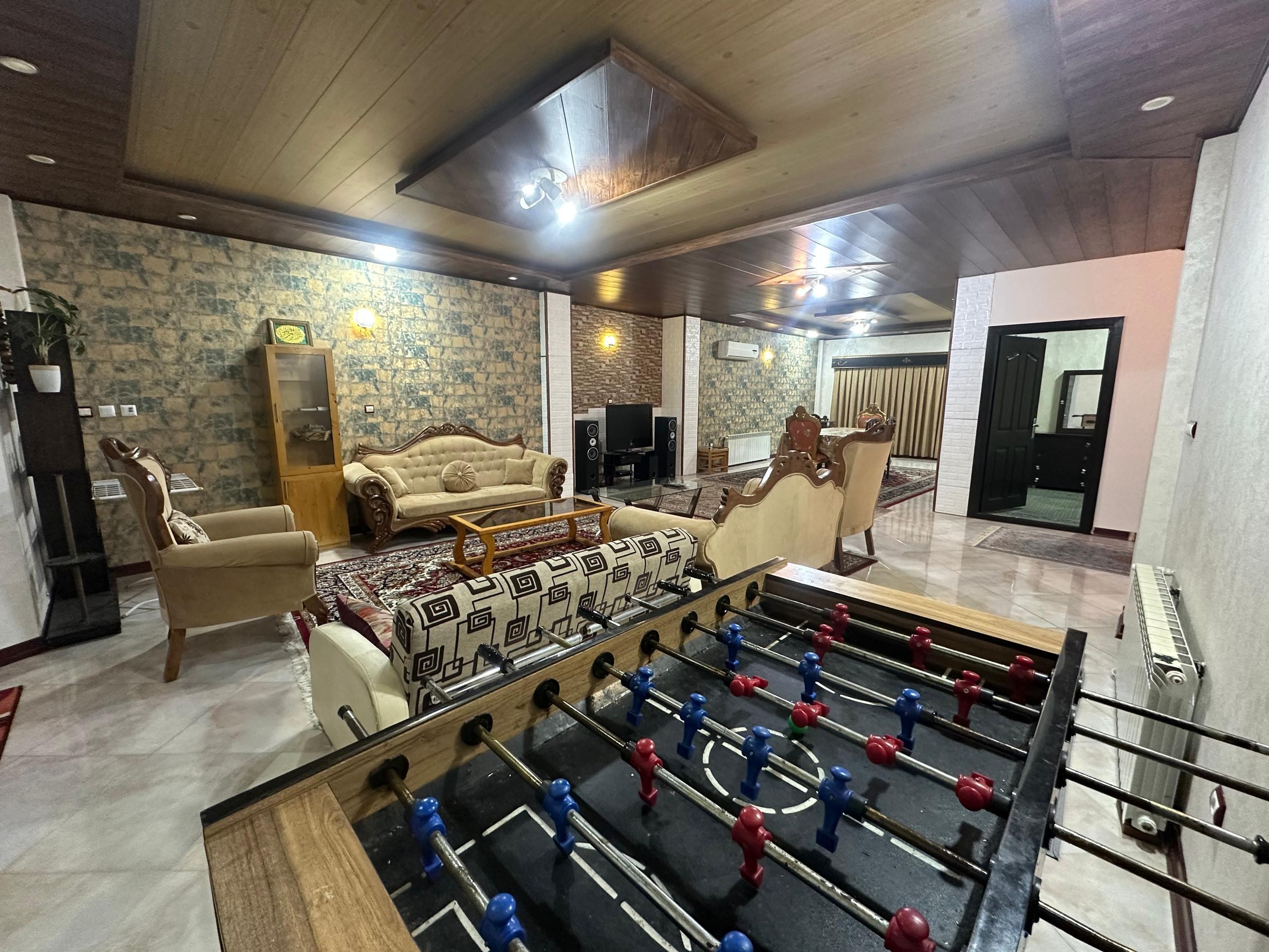 ویلا استخردار فانوس خانوادگی