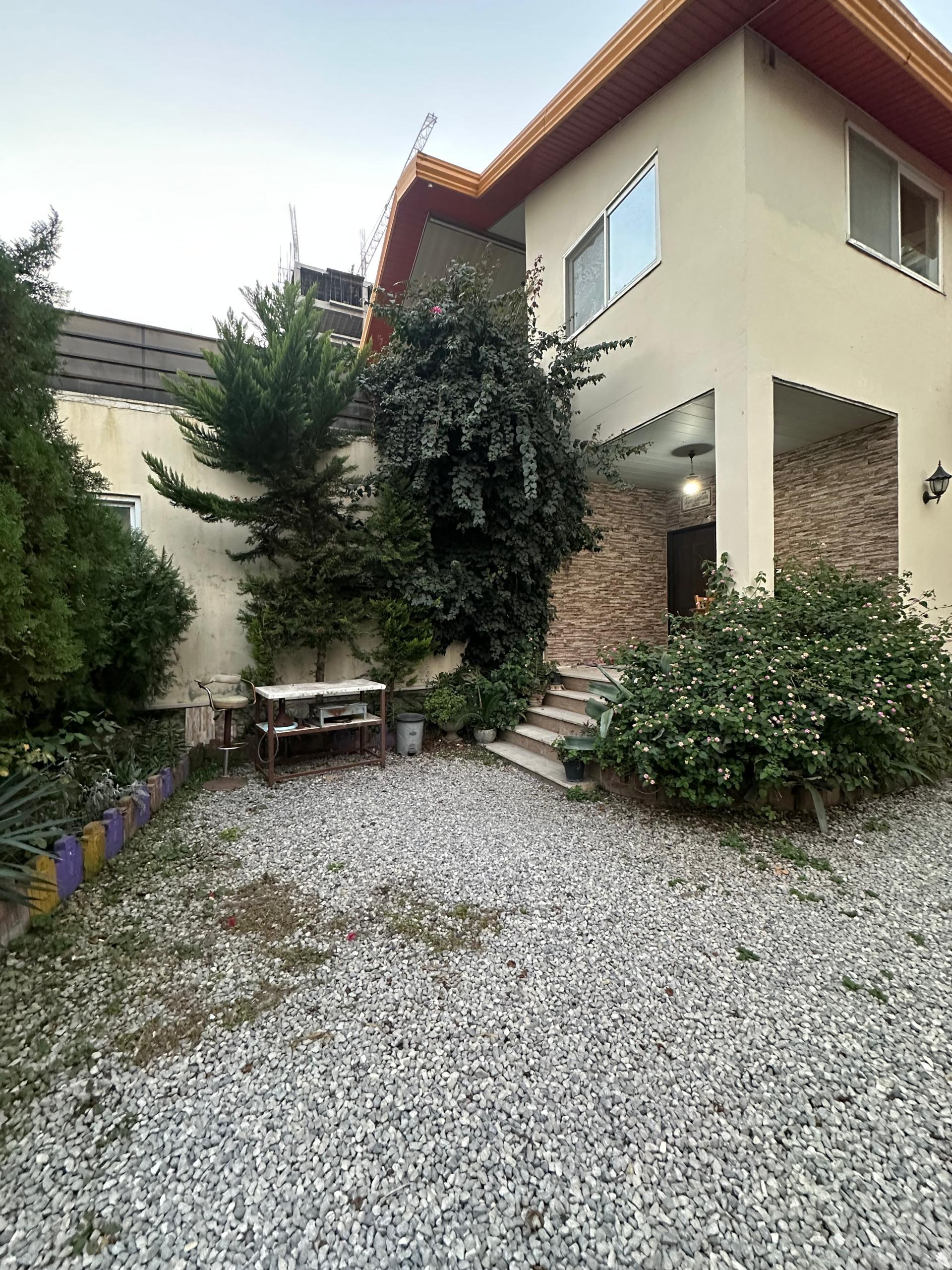 ویلا استخردار فانوس خانوادگی