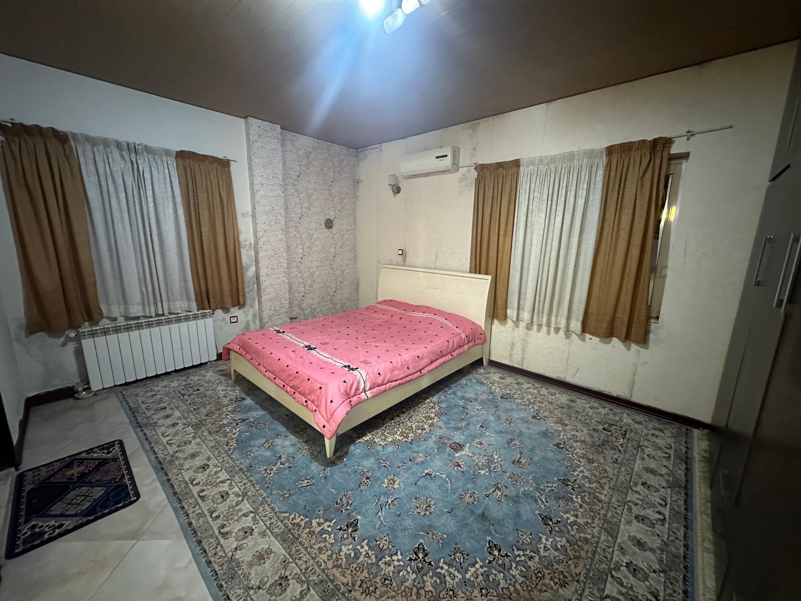 ویلا استخردار فانوس خانوادگی