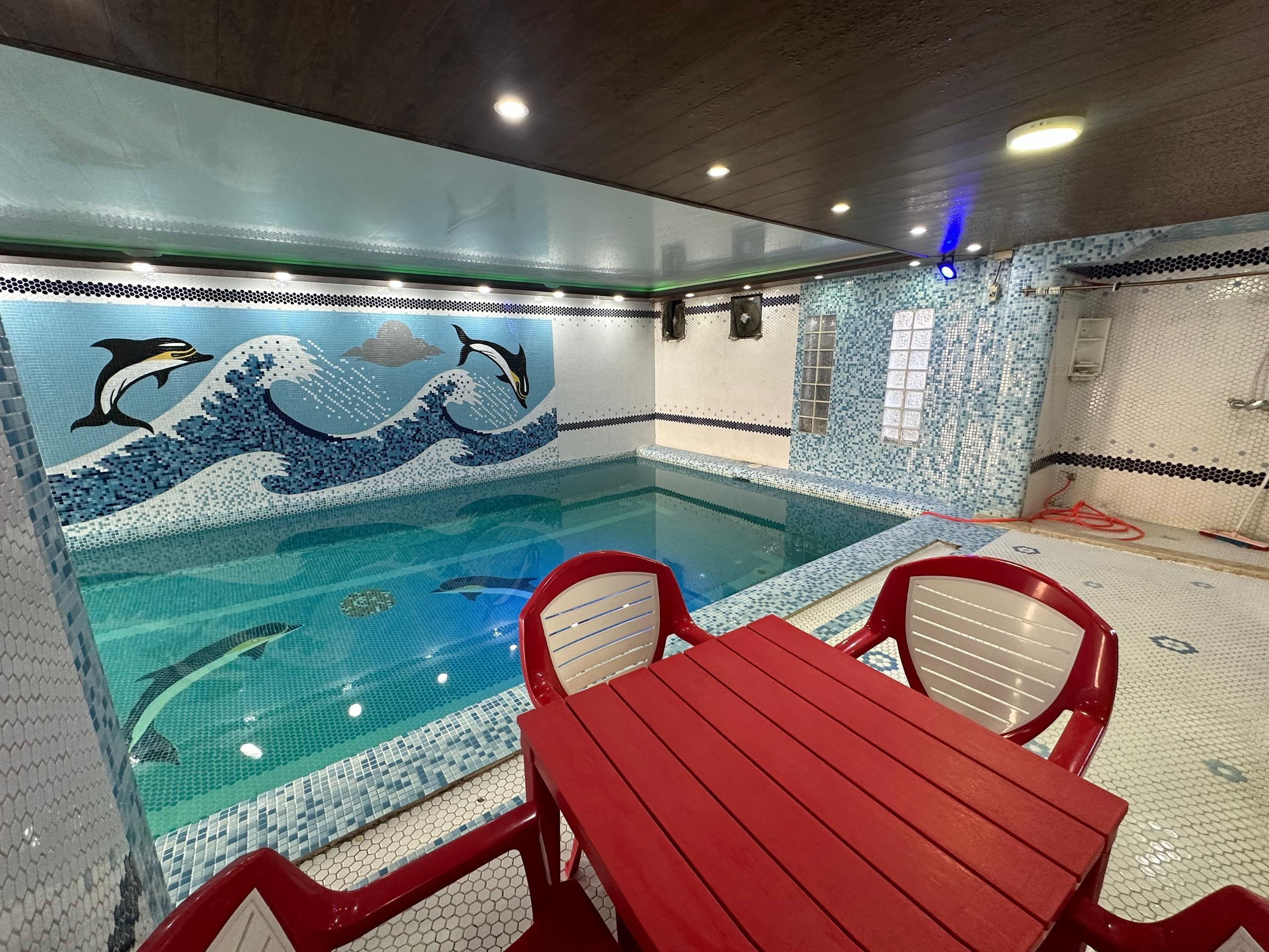 ویلا استخردار فانوس آبی