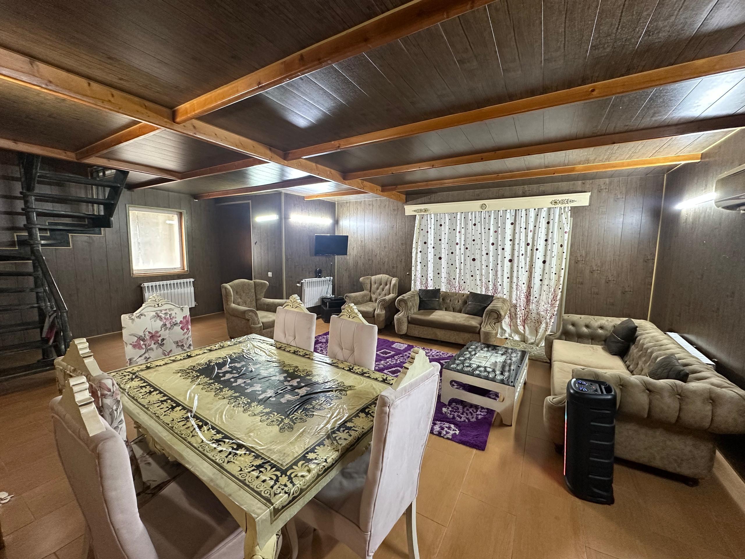 ویلا استخردار فانوس آبی